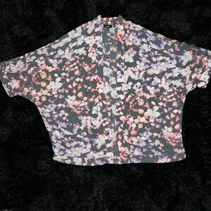 Apt. 9 Waist Length Short Sleeve Kimono in Gray with Multi-Colored-Coral Floral